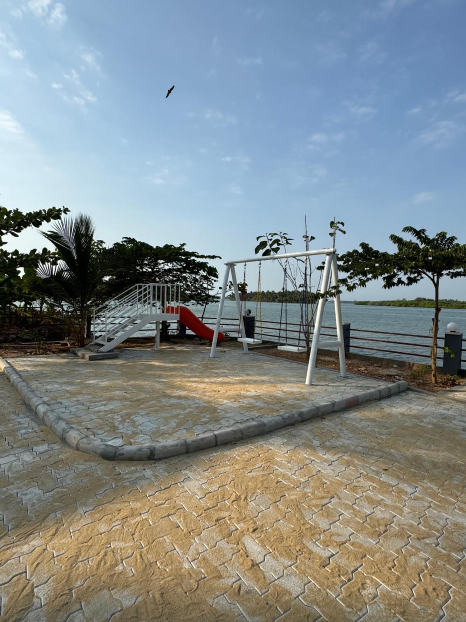 The Backwater Homestay Udupi Eksteriør bilde
